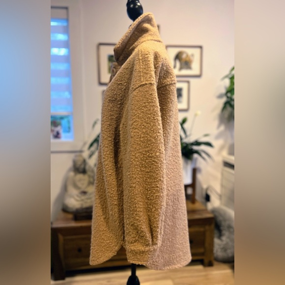 ONLY shacket in medium. Excellent condition!!! - Picture 2 of 7